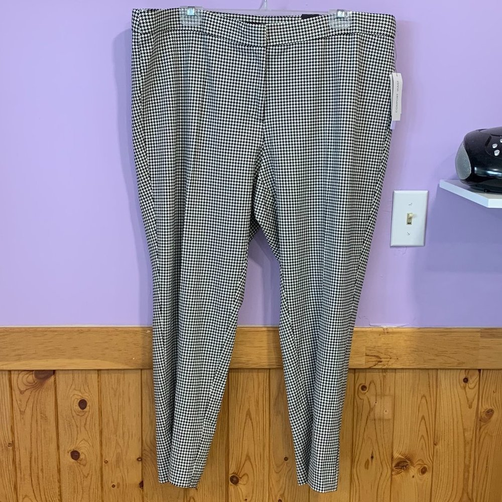 Amanda & Chelsea Alex Houndstooth Ankle Pants